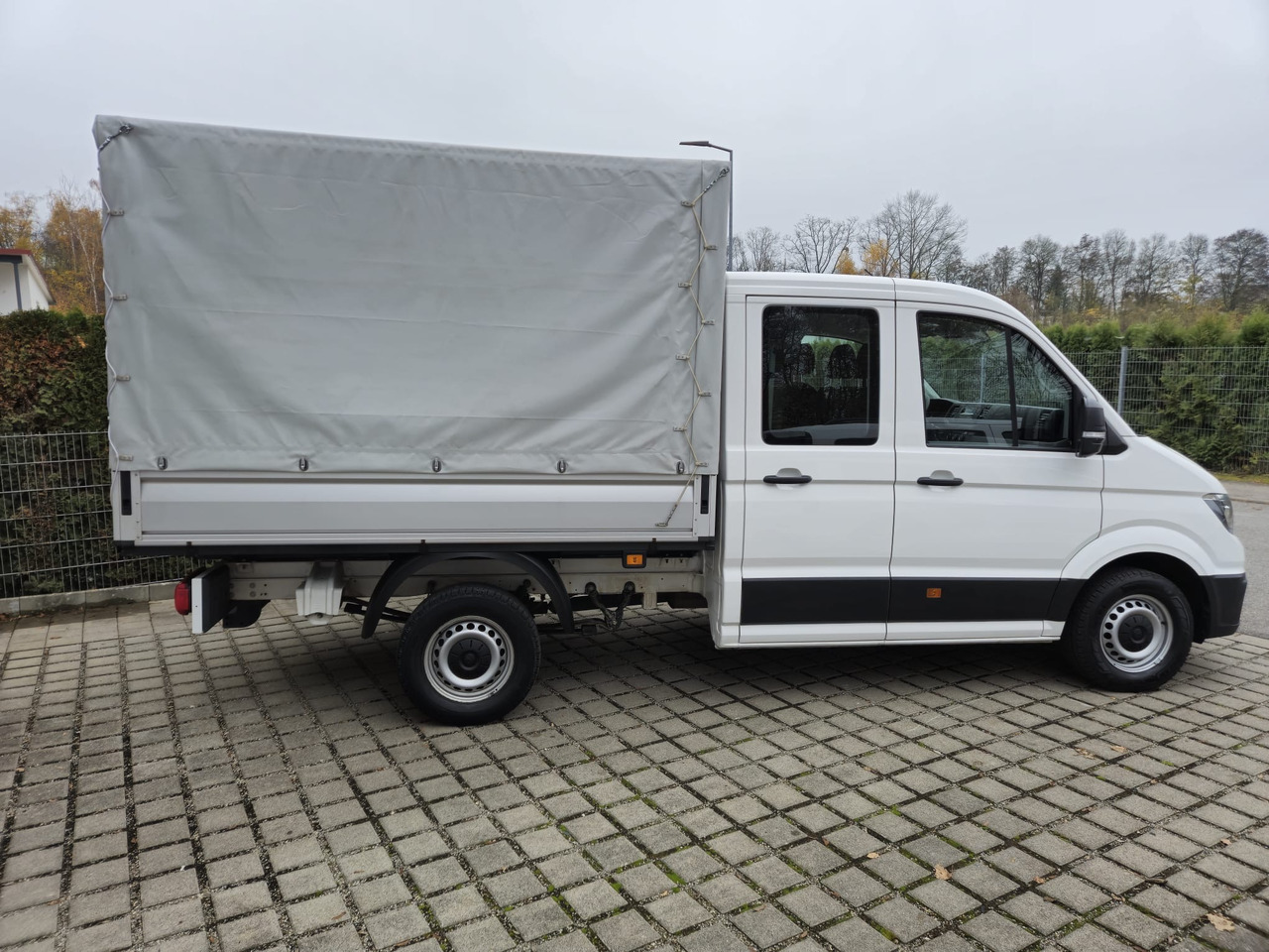 VOLKSWAGEN Crafter Pritsche 35 DOKA mittellang 4MOTION - Dostavno vozilo sa ceradom: slika 4 VOLKSWAGEN Crafter Pritsche 35 DOKA mittellang 4MOTION - Dostavno vozilo sa ceradom: slika 4