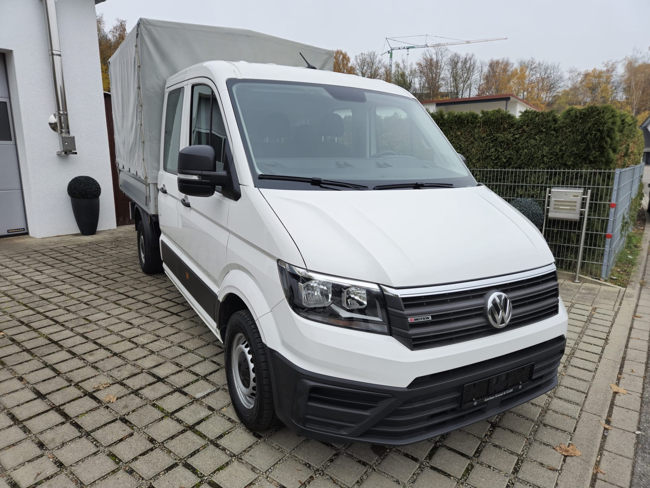 VOLKSWAGEN Crafter Pritsche 35 DOKA mittellang 4MOTION - Dostavno vozilo sa ceradom: slika 2 VOLKSWAGEN Crafter Pritsche 35 DOKA mittellang 4MOTION - Dostavno vozilo sa ceradom: slika 2