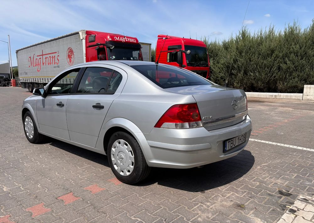 Opel Astra 1.6 Edition - Limuzina: slika 5 Opel Astra 1.6 Edition - Limuzina: slika 5