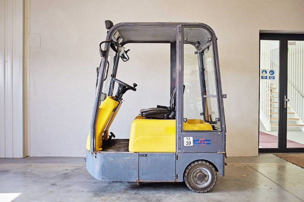 DEC Modena - Vučno vozilo: slika 1 DEC Modena - Vučno vozilo: slika 1