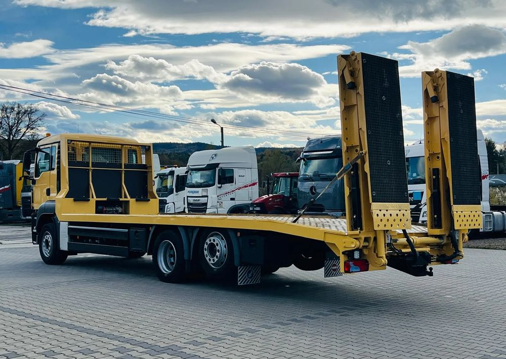 MAN TGS / 6x2/ LAWETA / PLATFORMA / NAJAZDY HYDRAULICZNE / WYCIĄGARKA / oś skrętna i podnoszona - Šlep vozilo: slika 4 MAN TGS / 6x2/ LAWETA / PLATFORMA / NAJAZDY HYDRAULICZNE / WYCIĄGARKA / oś skrętna i podnoszona - Šlep vozilo: slika 4