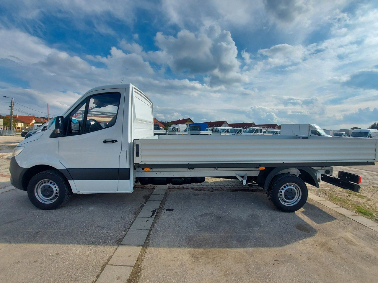 Mercedes-Benz Sprinter 315Pritsche - Dostavno vozilo s ravnom platformom: slika 2 Mercedes-Benz Sprinter 315Pritsche - Dostavno vozilo s ravnom platformom: slika 2