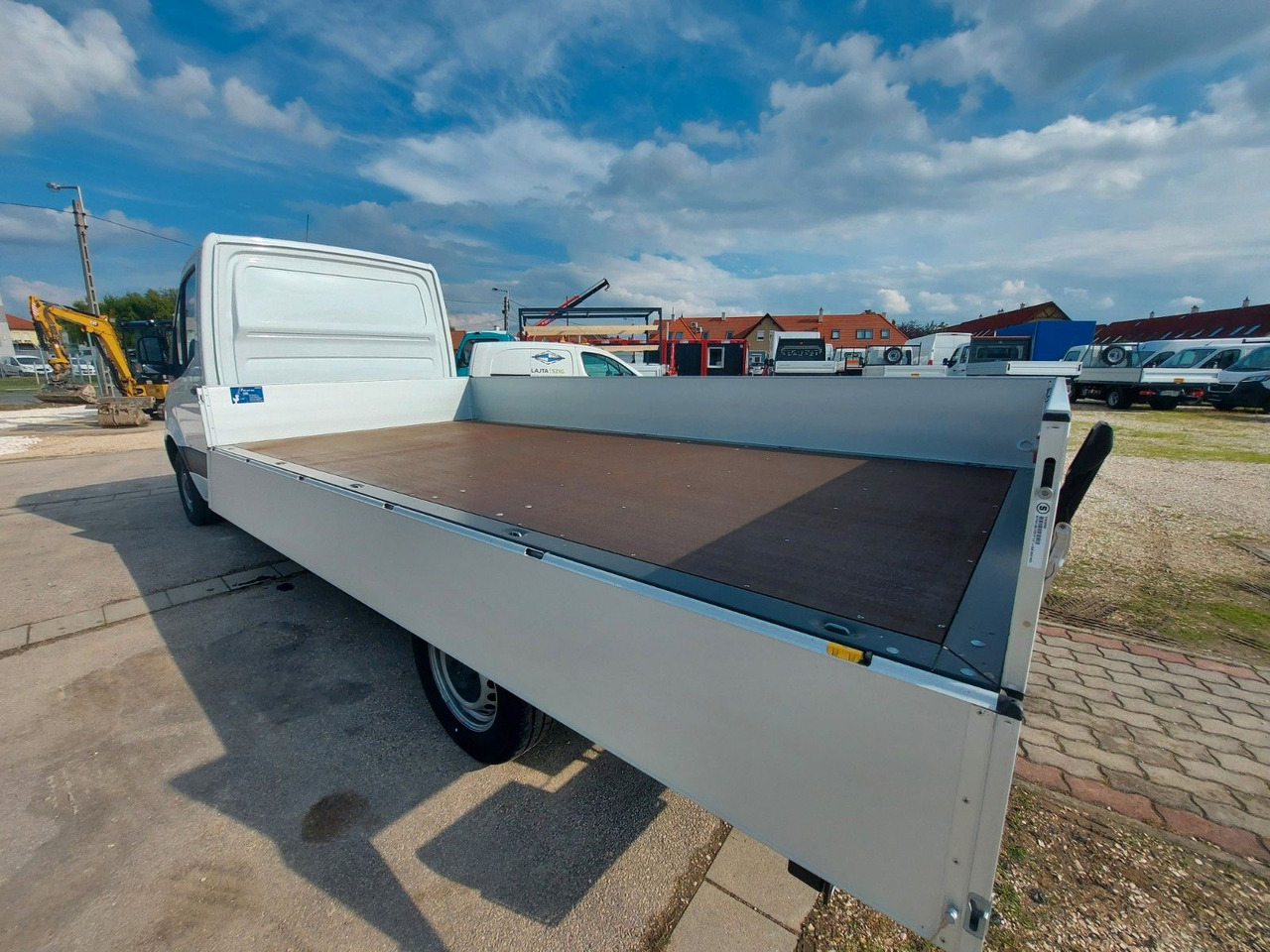 Mercedes-Benz Sprinter 315Pritsche - Dostavno vozilo s ravnom platformom: slika 3 Mercedes-Benz Sprinter 315Pritsche - Dostavno vozilo s ravnom platformom: slika 3