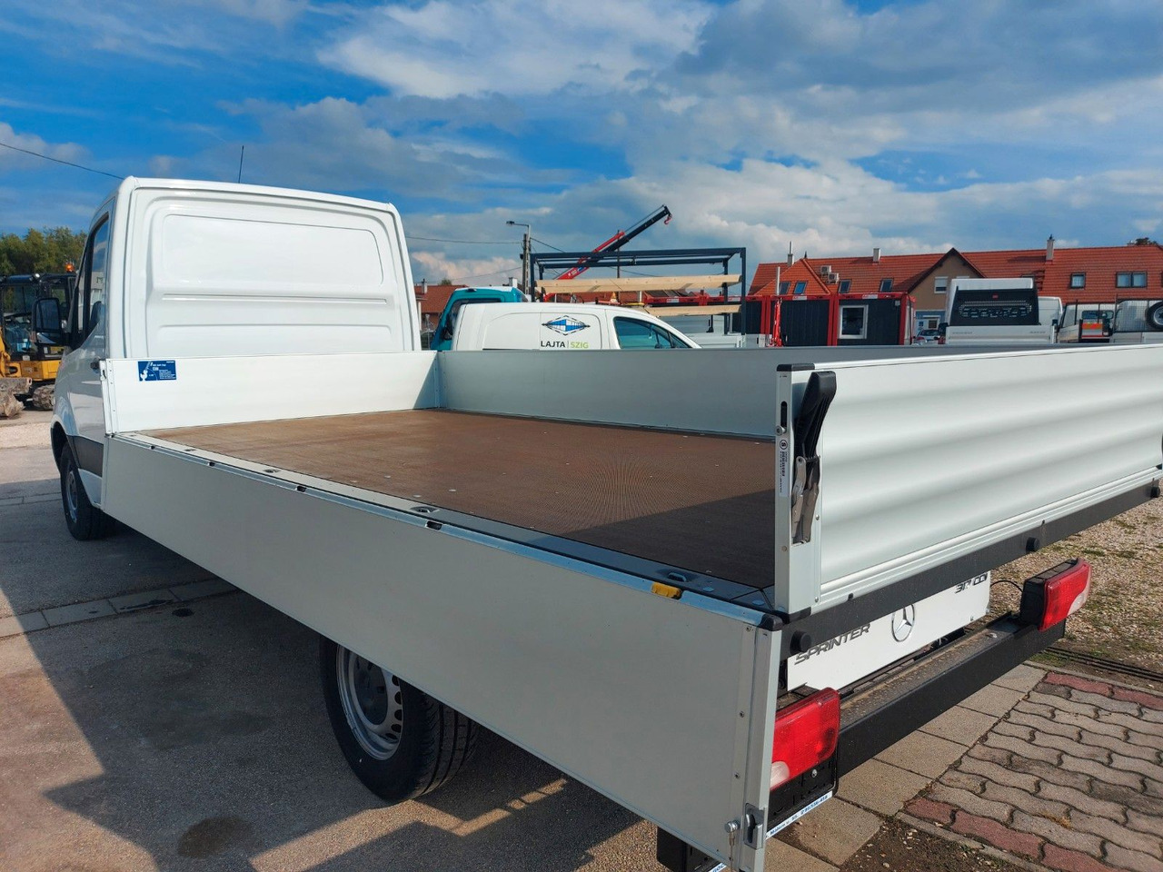 Mercedes-Benz Sprinter 315Pritsche - Dostavno vozilo s ravnom platformom: slika 4 Mercedes-Benz Sprinter 315Pritsche - Dostavno vozilo s ravnom platformom: slika 4
