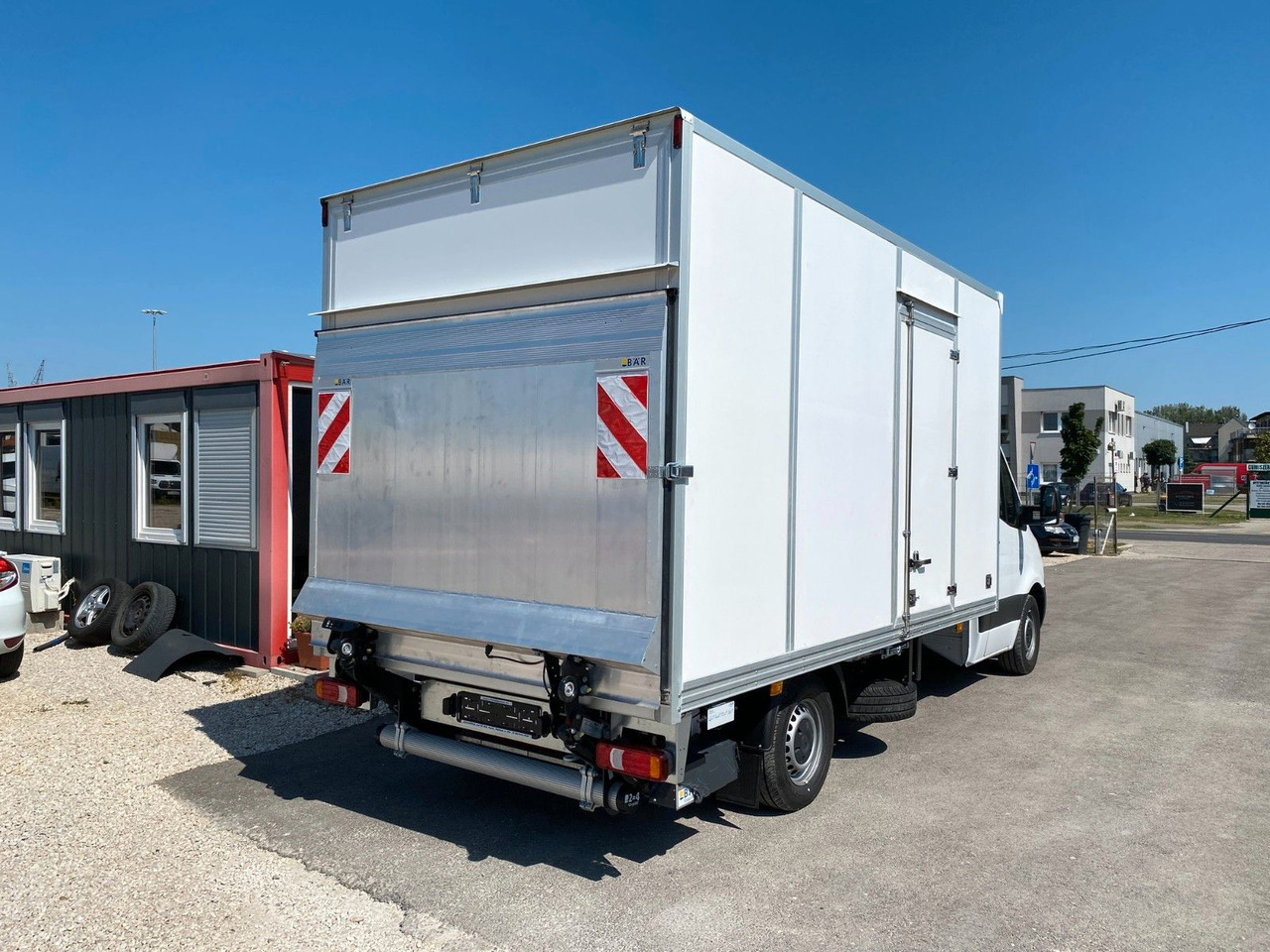 Mercedes-Benz Sprinter 317 Koffer+LBW - Dostavno vozilo sa zatvorenim sandukom: slika 5 Mercedes-Benz Sprinter 317 Koffer+LBW - Dostavno vozilo sa zatvorenim sandukom: slika 5