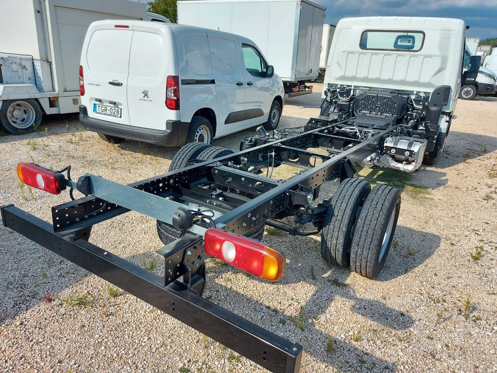 Mitsubishi Canter Fuso Fahrgestell mit wählbar Aufbau Mitsubishi Canter Fuso Fahrgestell mit wählbar Aufbau - Kamion sa golom šasijom i zatvorenom kabinom: slika 3 Mitsubishi Canter Fuso Fahrgestell mit wählbar Aufbau Mitsubishi Canter Fuso Fahrgestell mit wählbar Aufbau - Kamion sa golom šasijom i zatvorenom kabinom: slika 3