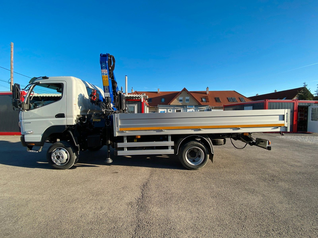 Mitsubishi FUSO CANTER 6C18 4WD PRITSCHE+PM 6522P KRAN - Dostavno vozilo s ravnom platformom: slika 3 Mitsubishi FUSO CANTER 6C18 4WD PRITSCHE+PM 6522P KRAN - Dostavno vozilo s ravnom platformom: slika 3