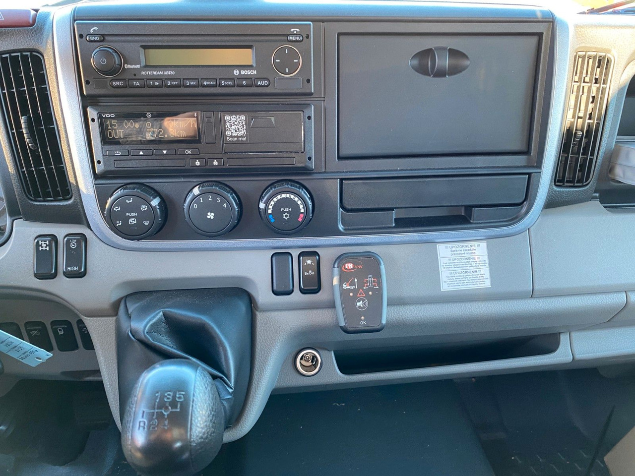 Mitsubishi FUSO CANTER 6C18 4WD PRITSCHE+PM 6522P KRAN - Dostavno vozilo s ravnom platformom: slika 5 Mitsubishi FUSO CANTER 6C18 4WD PRITSCHE+PM 6522P KRAN - Dostavno vozilo s ravnom platformom: slika 5