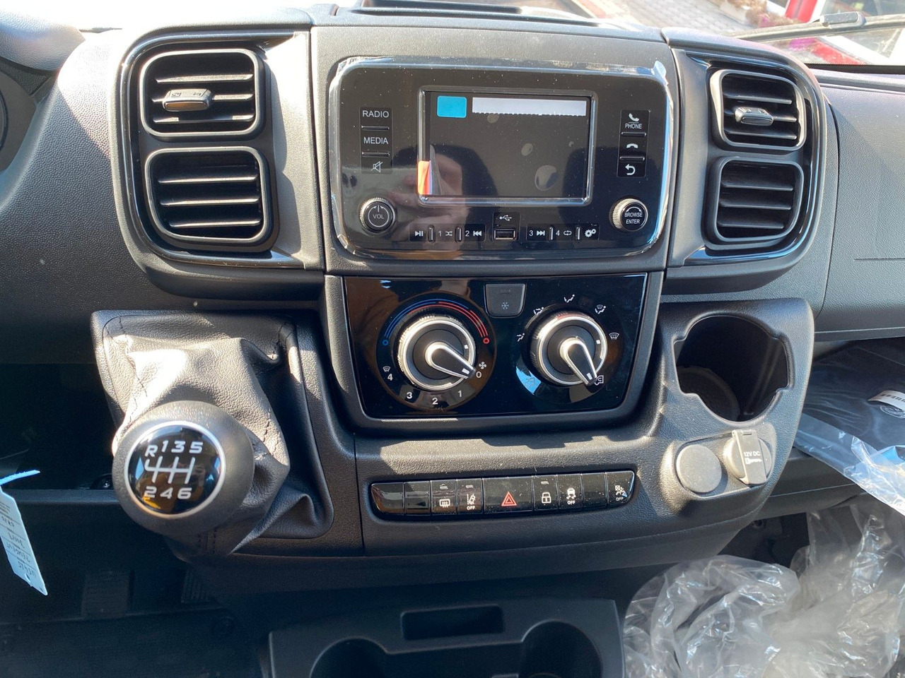 Peugeot BOXER CHDC L4 HEAVY PRITSCHE - Dostavno vozilo s ravnom platformom, Dostavno vozilo sa duplom kabinom: slika 3 Peugeot BOXER CHDC L4 HEAVY PRITSCHE - Dostavno vozilo s ravnom platformom, Dostavno vozilo sa duplom kabinom: slika 3