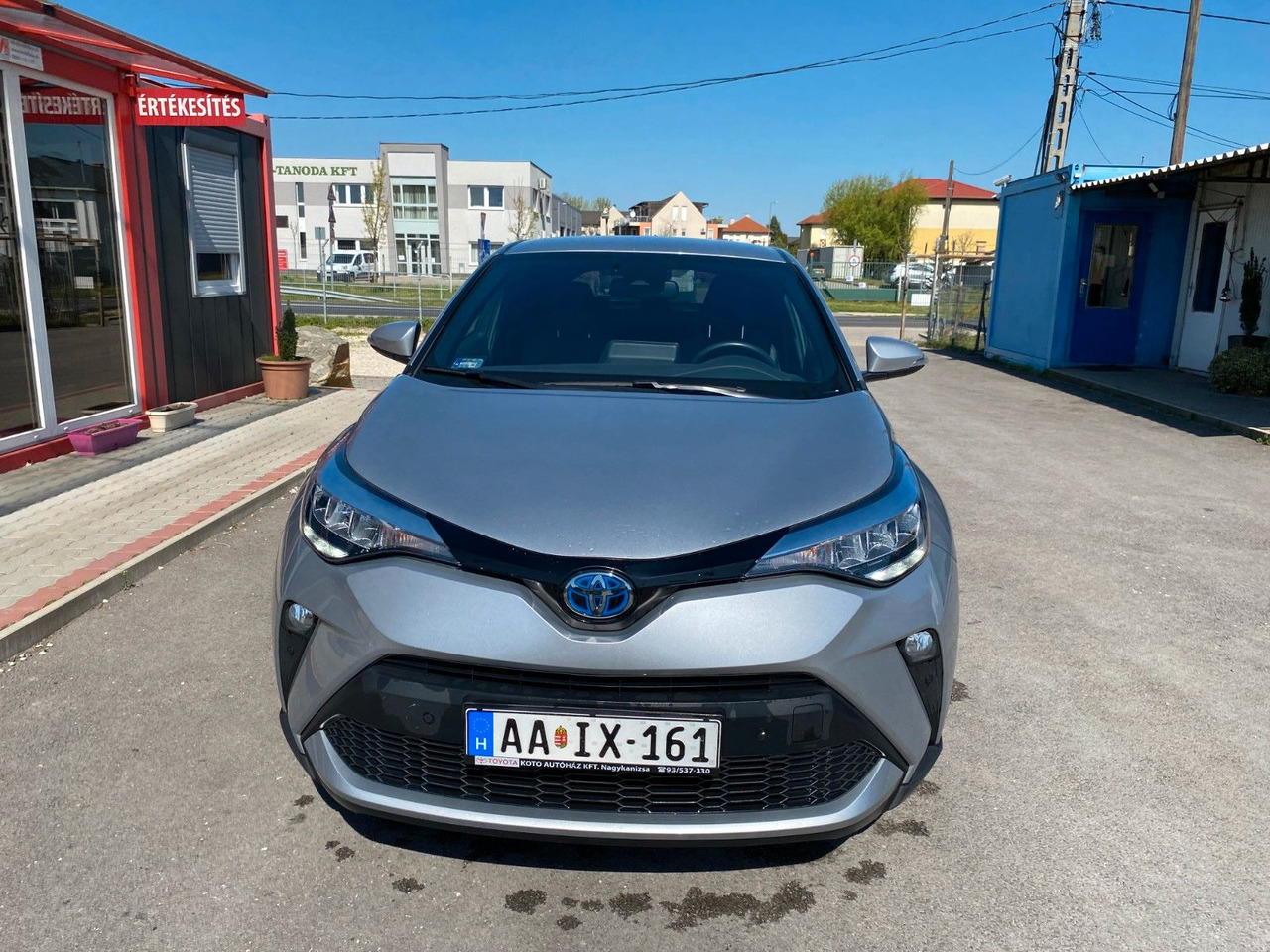 Toyota C-HR 1.8-l-VVTi Hybrid Flow - SUV: slika 1 Toyota C-HR 1.8-l-VVTi Hybrid Flow - SUV: slika 1