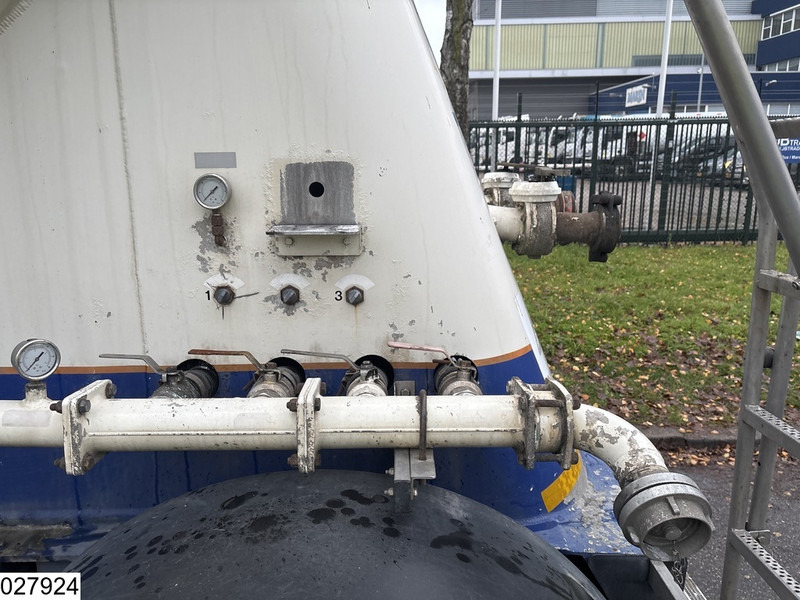 Feldbinder Silo 40.000 Liter - Poluprikolica cisterna: slika 3 Feldbinder Silo 40.000 Liter - Poluprikolica cisterna: slika 3