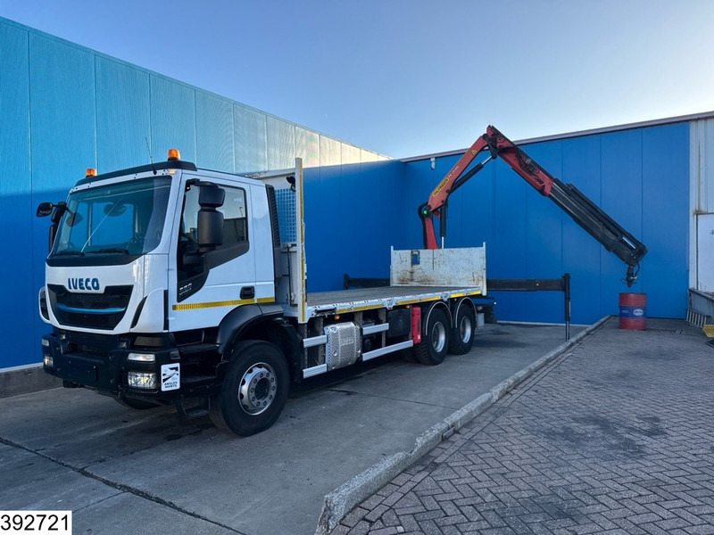 Iveco Trakker 360 6x4, EURO 6, Palfinger, Remote - Kamion sa tovarnim sandukom, Kamion sa dizalicom: slika 3 Iveco Trakker 360 6x4, EURO 6, Palfinger, Remote - Kamion sa tovarnim sandukom, Kamion sa dizalicom: slika 3