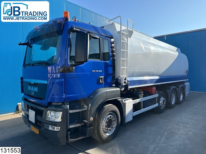 MAN TGS 39 360 8x2, FUEL, 31300 Liter, 4 Comp - Kamion cisterna: slika 1 MAN TGS 39 360 8x2, FUEL, 31300 Liter, 4 Comp - Kamion cisterna: slika 1