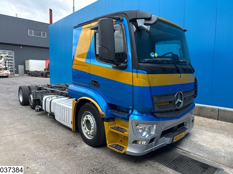 Mercedes-Benz Actros 2443 EURO 6, Hydraulic - Kamion sa golom šasijom i zatvorenom kabinom: slika 3 Mercedes-Benz Actros 2443 EURO 6, Hydraulic - Kamion sa golom šasijom i zatvorenom kabinom: slika 3