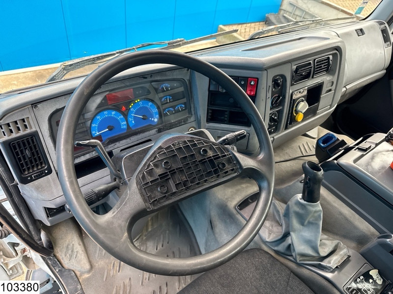 Renault Kerax 370 8x4, EURO 3, Cifa, 9m3, Remote - Mikser za beton: slika 5 Renault Kerax 370 8x4, EURO 3, Cifa, 9m3, Remote - Mikser za beton: slika 5