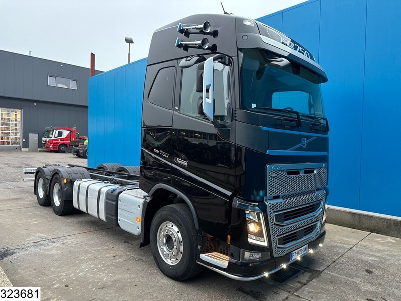 Volvo FH16 750 6X4, EURO 6D, Retarder, PTO - Kamion sa golom šasijom i zatvorenom kabinom: slika 2 Volvo FH16 750 6X4, EURO 6D, Retarder, PTO - Kamion sa golom šasijom i zatvorenom kabinom: slika 2