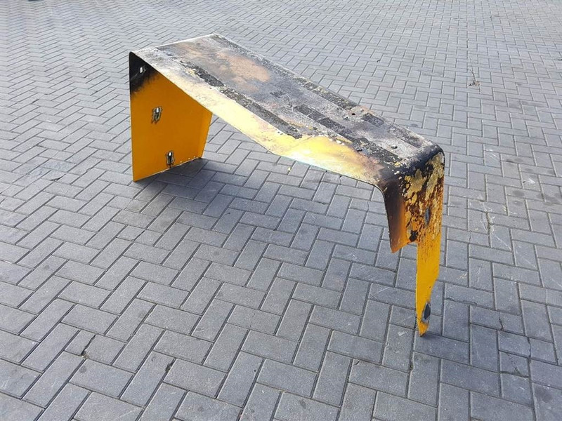 Ahlmann AZ150-4181501A-Mud guard/Kotfluegel/Spatbord - Blatobran za Građevinska mašina: slika 2 Ahlmann AZ150-4181501A-Mud guard/Kotfluegel/Spatbord - Blatobran za Građevinska mašina: slika 2