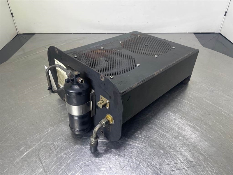 Ahlmann AZ150-4184898A-Airco condenser/Klimakondensator - Ram/ Šasija za Građevinska mašina: slika 1 Ahlmann AZ150-4184898A-Airco condenser/Klimakondensator - Ram/ Šasija za Građevinska mašina: slika 1