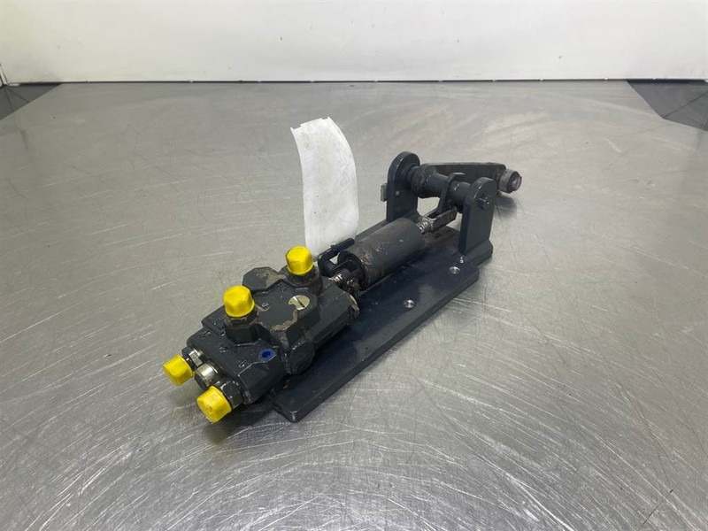 Ahlmann AZ6-4145334O-Stuetzventilschaltung/Zwenkventiel - Hidraulika za Građevinska mašina: slika 2 Ahlmann AZ6-4145334O-Stuetzventilschaltung/Zwenkventiel - Hidraulika za Građevinska mašina: slika 2