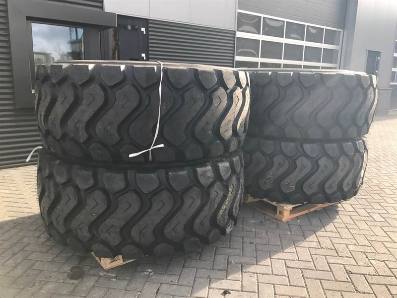 Banden/Reifen/Tires 26.5R25 XHA - Tyre/Reifen/Band - Gume i felne za Građevinska mašina: slika 3 Banden/Reifen/Tires 26.5R25 XHA - Tyre/Reifen/Band - Gume i felne za Građevinska mašina: slika 3