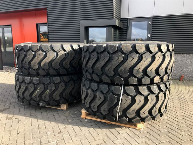 Banden/Reifen/Tires 26.5R25 XHA - Tyre/Reifen/Band - Gume i felne za Građevinska mašina: slika 1 Banden/Reifen/Tires 26.5R25 XHA - Tyre/Reifen/Band - Gume i felne za Građevinska mašina: slika 1