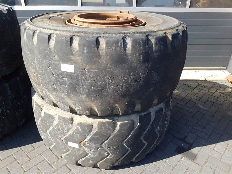 Case 921C-Michelin 26.5R25-Tire/Reifen/Band - Gume i felne za Građevinska mašina: slika 3 Case 921C-Michelin 26.5R25-Tire/Reifen/Band - Gume i felne za Građevinska mašina: slika 3