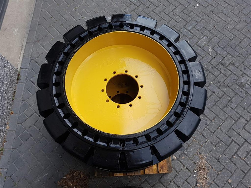 Cat 910/914 - 447-1131 - Tyre/Reifen/Band - Gume i felne za Građevinska mašina: slika 4 Cat 910/914 - 447-1131 - Tyre/Reifen/Band - Gume i felne za Građevinska mašina: slika 4