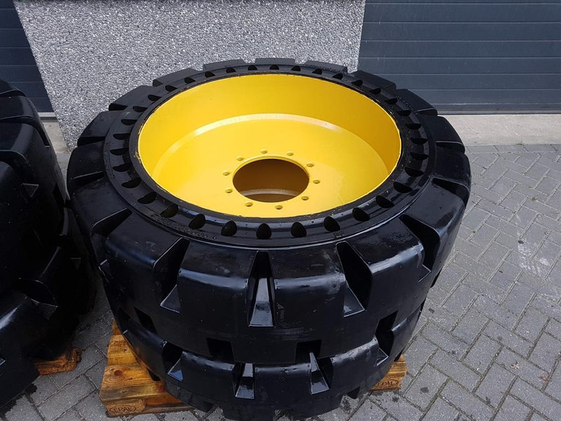 Cat 910/914 - 447-1131 - Tyre/Reifen/Band - Gume i felne za Građevinska mašina: slika 3 Cat 910/914 - 447-1131 - Tyre/Reifen/Band - Gume i felne za Građevinska mašina: slika 3