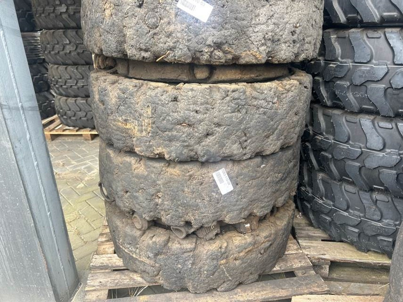 Liebherr A934C-12.00-20-Tire/Reifen/Band - Gume i felne za Građevinska mašina: slika 2 Liebherr A934C-12.00-20-Tire/Reifen/Band - Gume i felne za Građevinska mašina: slika 2