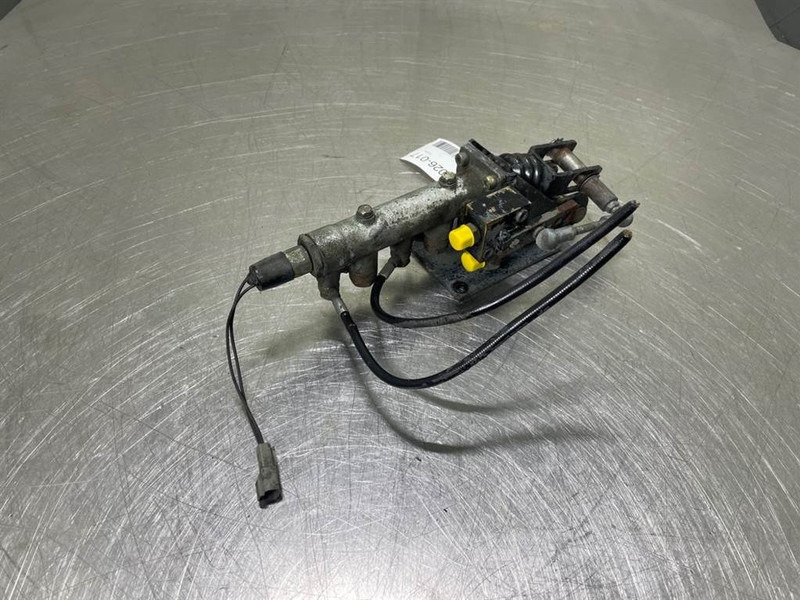 Liebherr L514-7621940-Brake cylinder/Bremszylinder - Delovi kočnica za Građevinska mašina: slika 1 Liebherr L514-7621940-Brake cylinder/Bremszylinder - Delovi kočnica za Građevinska mašina: slika 1