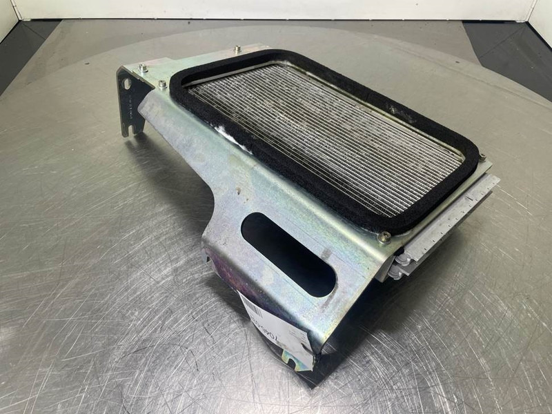 Mecalac 12MTX-5370437-Airco condenser/Klimakondensator - Ram/ Šasija za Građevinska mašina: slika 5 Mecalac 12MTX-5370437-Airco condenser/Klimakondensator - Ram/ Šasija za Građevinska mašina: slika 5