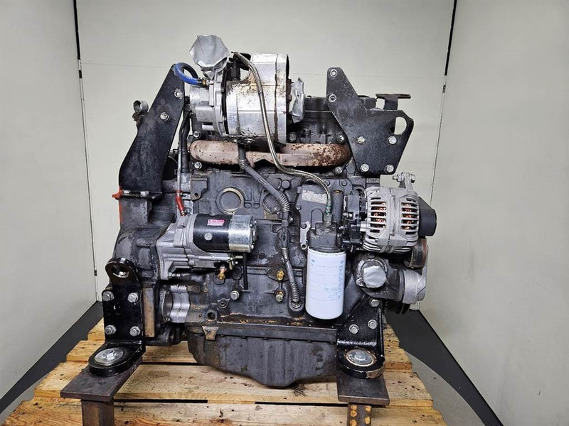 New Holland W110C-FPT F4HFE413J-Engine/Motor - Motor za Građevinska mašina: slika 4 New Holland W110C-FPT F4HFE413J-Engine/Motor - Motor za Građevinska mašina: slika 4