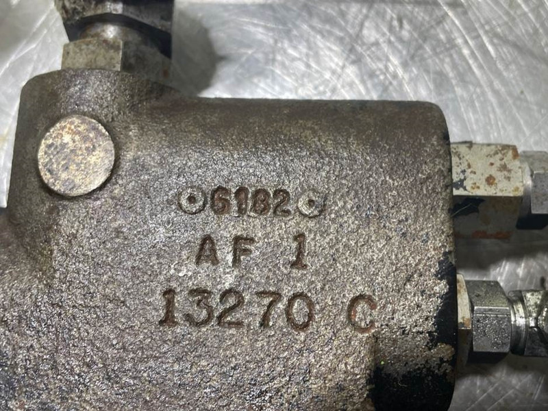 New Holland W110C - Priority valve/Prioritaetsventil - Hidraulika za Građevinska mašina: slika 5 New Holland W110C - Priority valve/Prioritaetsventil - Hidraulika za Građevinska mašina: slika 5
