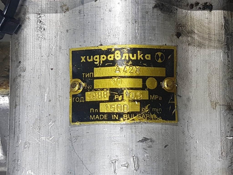 Perkins T4.236-XugpaBnuka A42X-Gearpump/Zahnradpumpe - Hidraulika za Građevinska mašina: slika 4 Perkins T4.236-XugpaBnuka A42X-Gearpump/Zahnradpumpe - Hidraulika za Građevinska mašina: slika 4