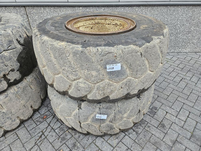 Terex TL260S-Banden 20.5-R25-Solid wheels / Full Gummi - Gume i felne za Građevinska mašina: slika 2 Terex TL260S-Banden 20.5-R25-Solid wheels / Full Gummi - Gume i felne za Građevinska mašina: slika 2