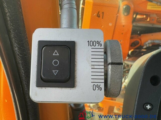 Unimog U 400 4x4 Winterdienst epoke Salzstreuer 238 PS - Kamion: slika 2 Unimog U 400 4x4 Winterdienst epoke Salzstreuer 238 PS - Kamion: slika 2