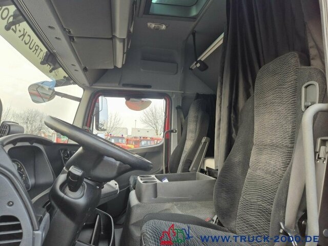 Interior photo 1: Kamion sa ceradom Mercedes-Benz 823 Schiebeplane L+R LBW nur 164TKM Gr.Haus 1.Hd