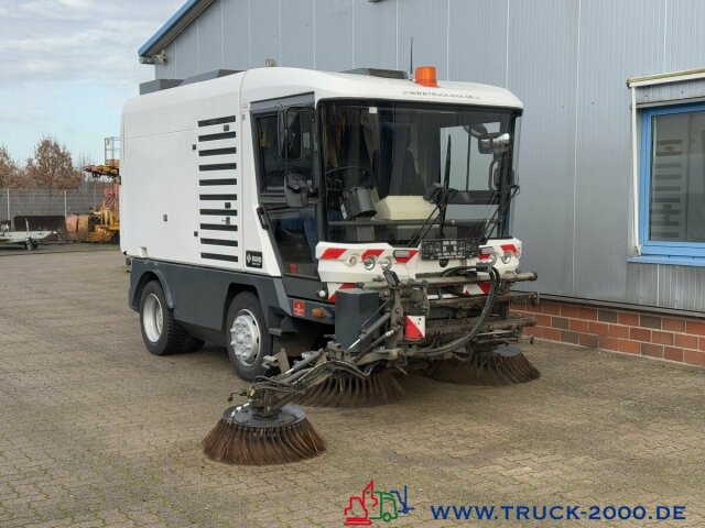 Ravo 540 3 Besensystem Sweeper + Sprühen 50 Km/h - Autočistilica: slika 2 Ravo 540 3 Besensystem Sweeper + Sprühen 50 Km/h - Autočistilica: slika 2