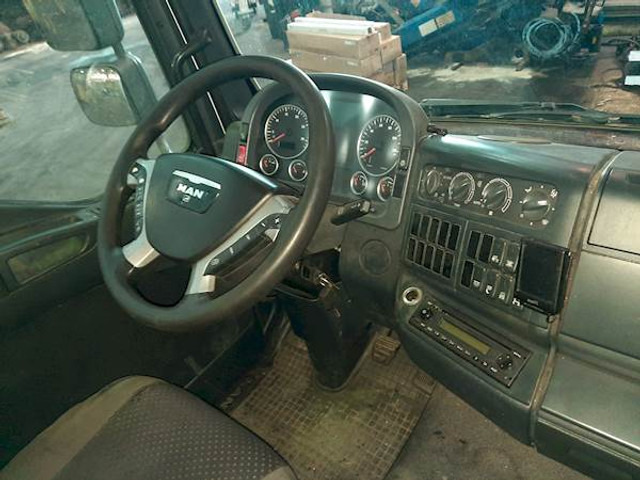 MAN TGM 15.290 4X2 LL - Kamion za prevoz kontejnera/ Kamion sa promenjivim sandukom: slika 5 MAN TGM 15.290 4X2 LL - Kamion za prevoz kontejnera/ Kamion sa promenjivim sandukom: slika 5