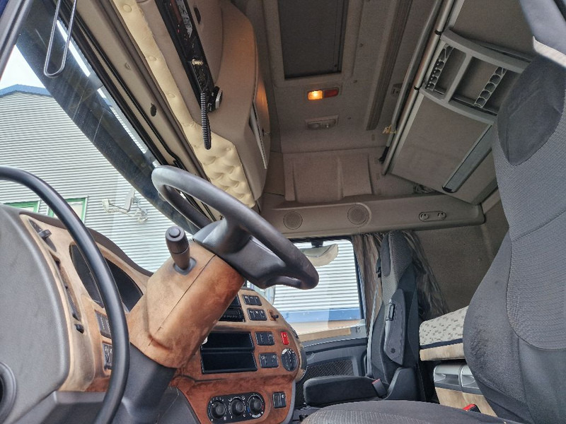 Interior photo 3: Tegljač DAF XF 440 FT