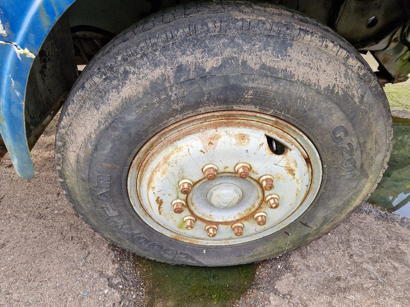 Volvo N1033 6X4 - Kamion sa golom šasijom i zatvorenom kabinom: slika 4 Volvo N1033 6X4 - Kamion sa golom šasijom i zatvorenom kabinom: slika 4