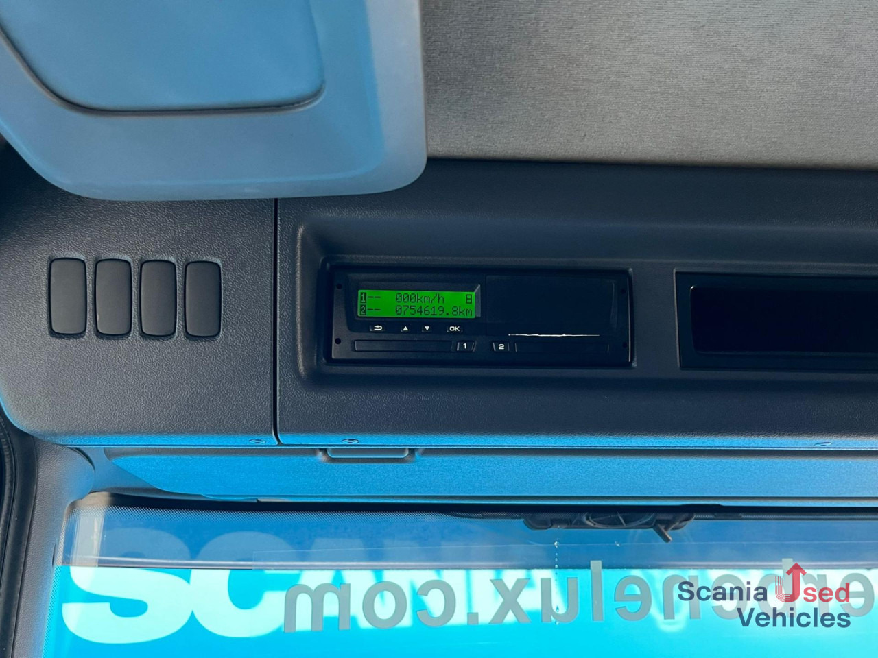 SCANIA P 280 DB4x2MNA TAILLIFT 2T BOX 750x249x230cm - Kamion sa zatvorenim sandukom: slika 4 SCANIA P 280 DB4x2MNA TAILLIFT 2T BOX 750x249x230cm - Kamion sa zatvorenim sandukom: slika 4