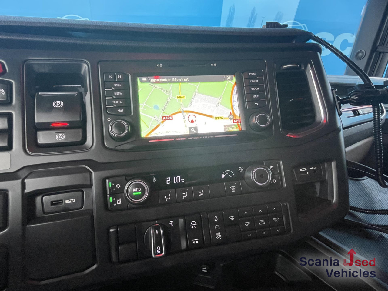 SCANIA R 650 B6x4NB RETARDER V8 WOOD KESLA 2112T CRANE - Šticar, Kamion sa dizalicom: slika 2 SCANIA R 650 B6x4NB RETARDER V8 WOOD KESLA 2112T CRANE - Šticar, Kamion sa dizalicom: slika 2