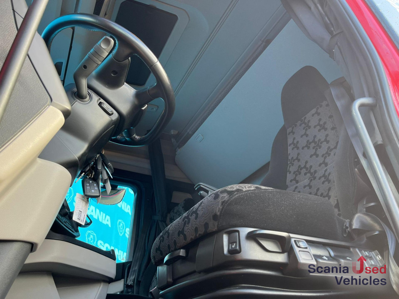 SCANIA R 410 A4x2NA RETARDER LED NAVI - Tegljač: slika 2 SCANIA R 410 A4x2NA RETARDER LED NAVI - Tegljač: slika 2