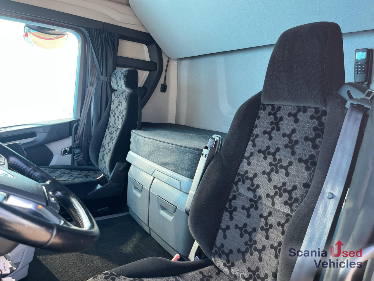 SCANIA R 410 A4x2NA RETARDER LED NAVI - Tegljač: slika 3 SCANIA R 410 A4x2NA RETARDER LED NAVI - Tegljač: slika 3