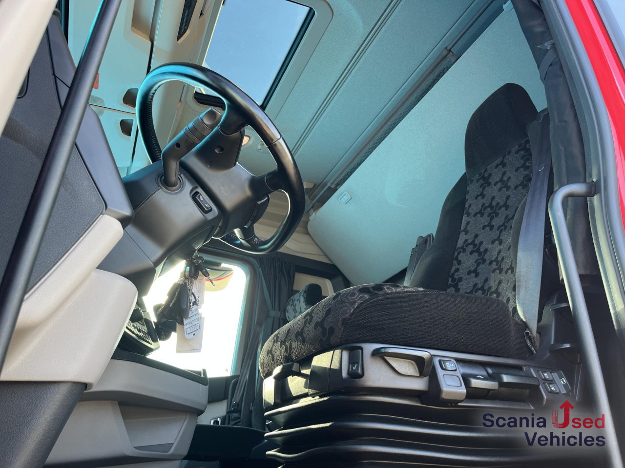 SCANIA R 410 A4x2NA RETARDER LED NAVI - Tegljač: slika 2 SCANIA R 410 A4x2NA RETARDER LED NAVI - Tegljač: slika 2