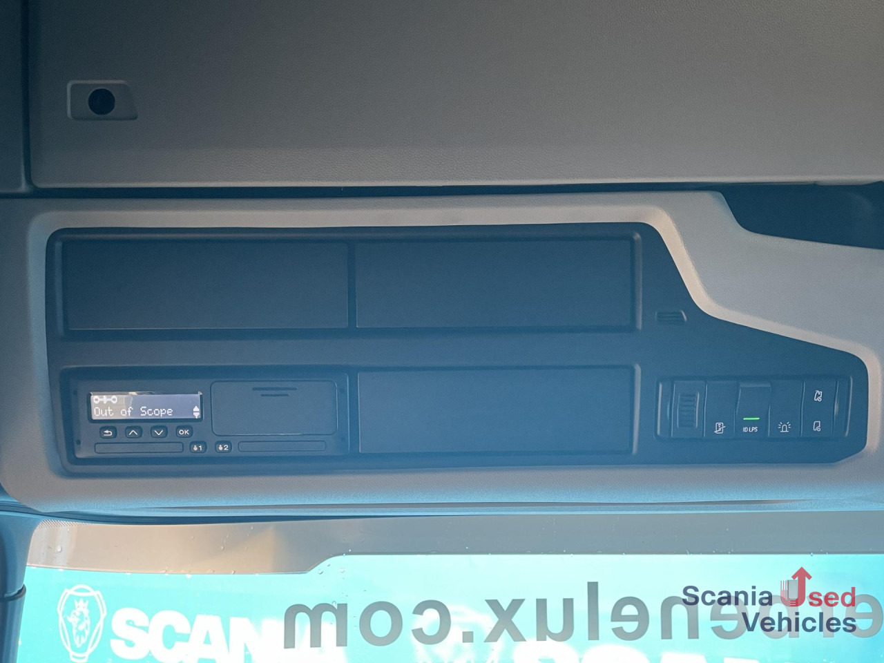 SCANIA R 420 A4x2NA DIFF LOCK CRB LED NAVI ACC VECTO 3 - Tegljač: slika 4 SCANIA R 420 A4x2NA DIFF LOCK CRB LED NAVI ACC VECTO 3 - Tegljač: slika 4