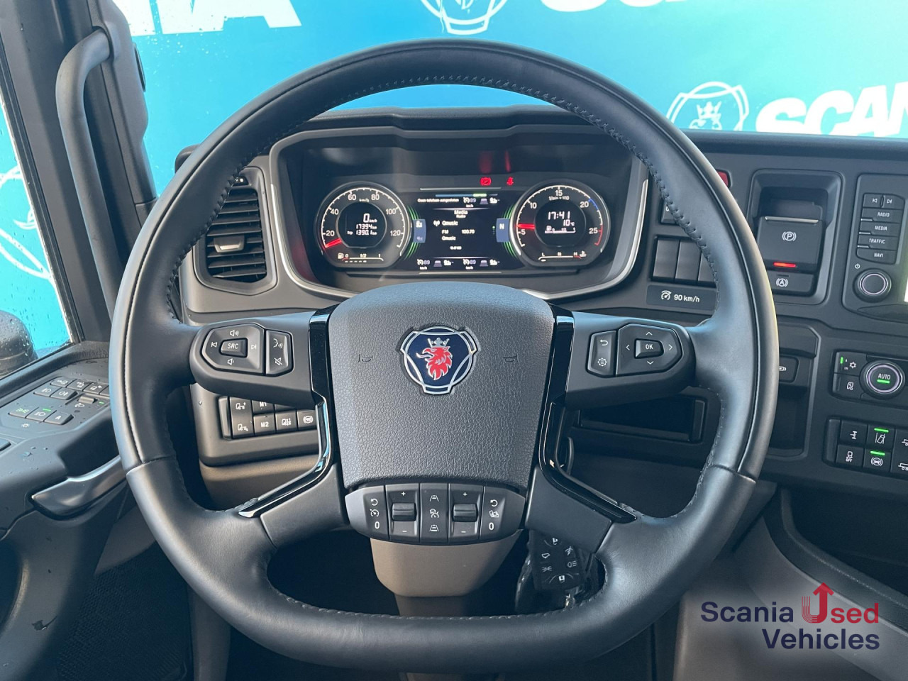 SCANIA R 420 A4x2NA DIFF LOCK CRB LED NAVI ACC VECTO 3 - Tegljač: slika 2 SCANIA R 420 A4x2NA DIFF LOCK CRB LED NAVI ACC VECTO 3 - Tegljač: slika 2