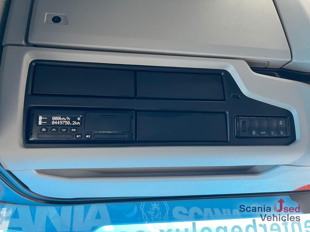 Tegljač SCANIA R 450 A4x2NA RETARDER LED NAVI PTO: slika 7 Tegljač SCANIA R 450 A4x2NA RETARDER LED NAVI PTO: slika 7