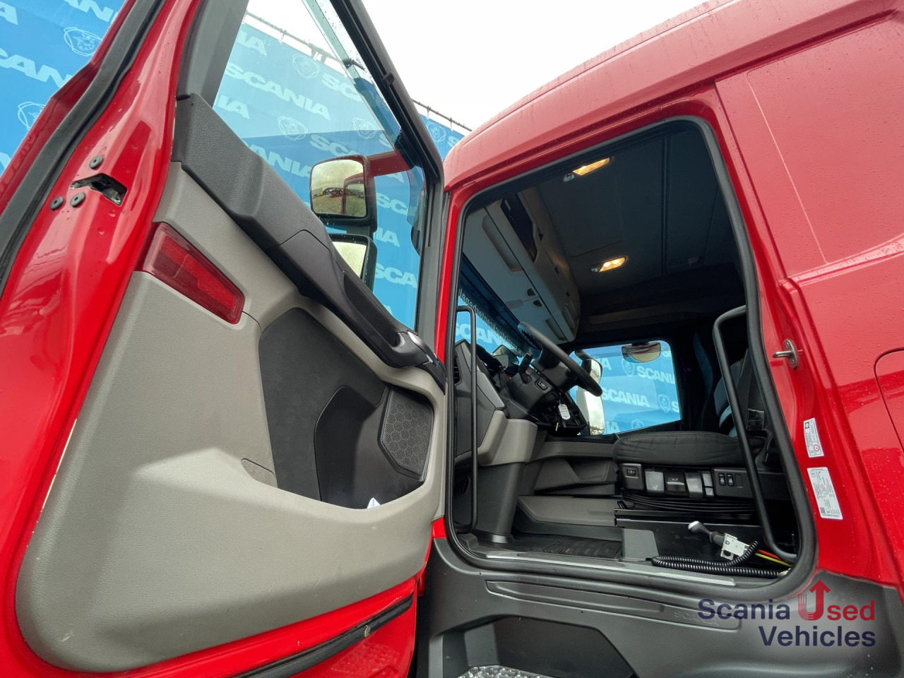 SCANIA R 450 A4x2NB DIFF-L RETARDER FULL AIR HYDRO 8T - Tegljač: slika 3 SCANIA R 450 A4x2NB DIFF-L RETARDER FULL AIR HYDRO 8T - Tegljač: slika 3